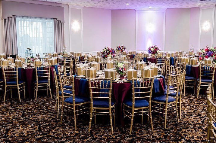 Gold chiavari chair rentals for weddings and galas in Chicagoland and Northwest Indiana