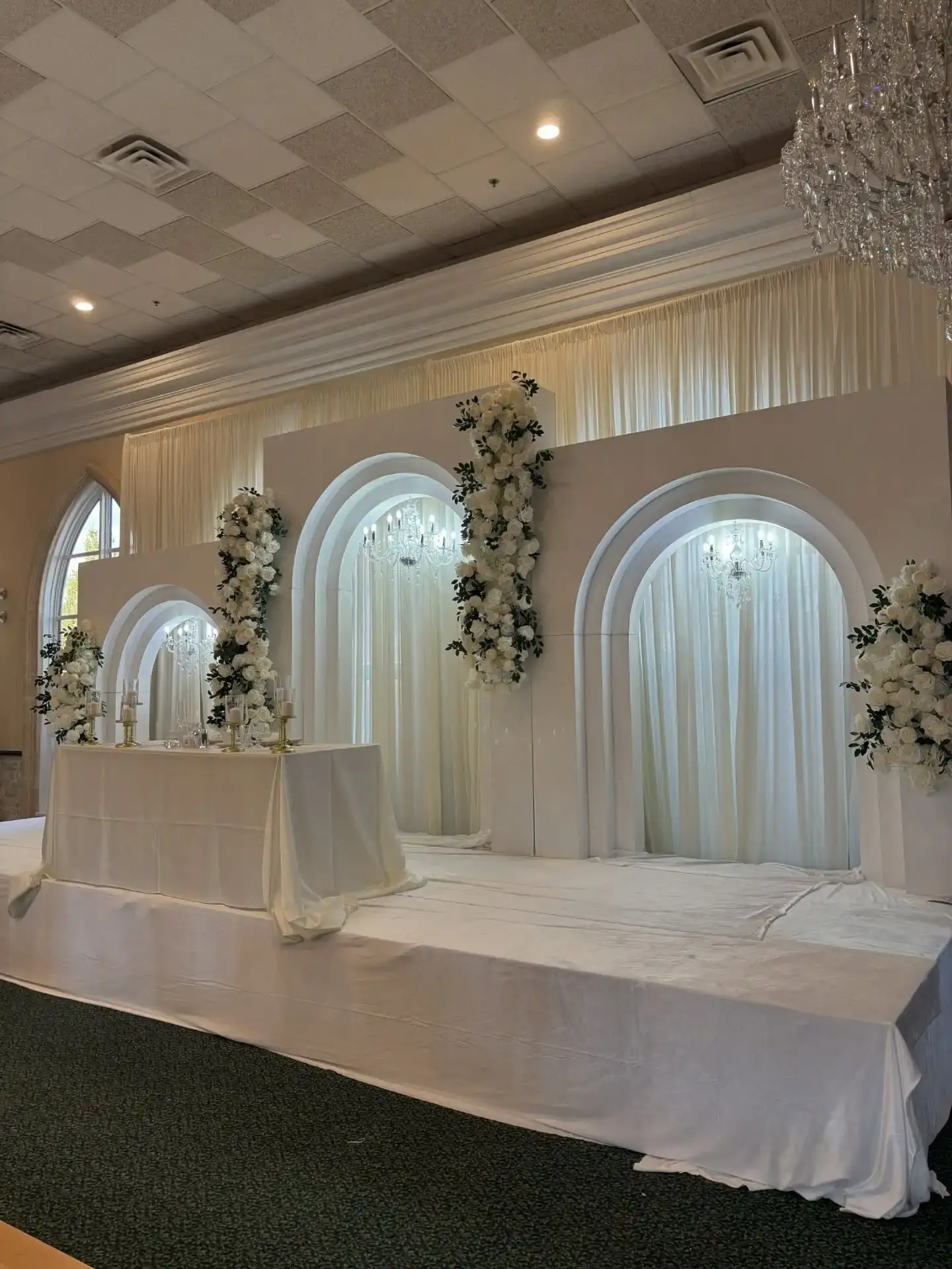 Arch chandelier backdrop rental for weddings Chicagoland and Northwest Indiana